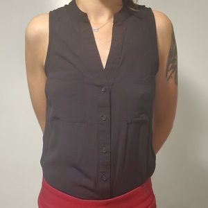 Sleeveless button up